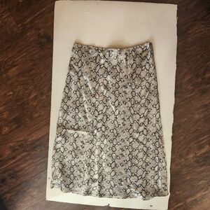 Chelsea 28 Black and Gray Snake Print Midi Skirt Size Medium